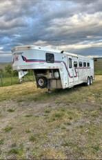 2003 Cherokee 4 horse trailer with weekender